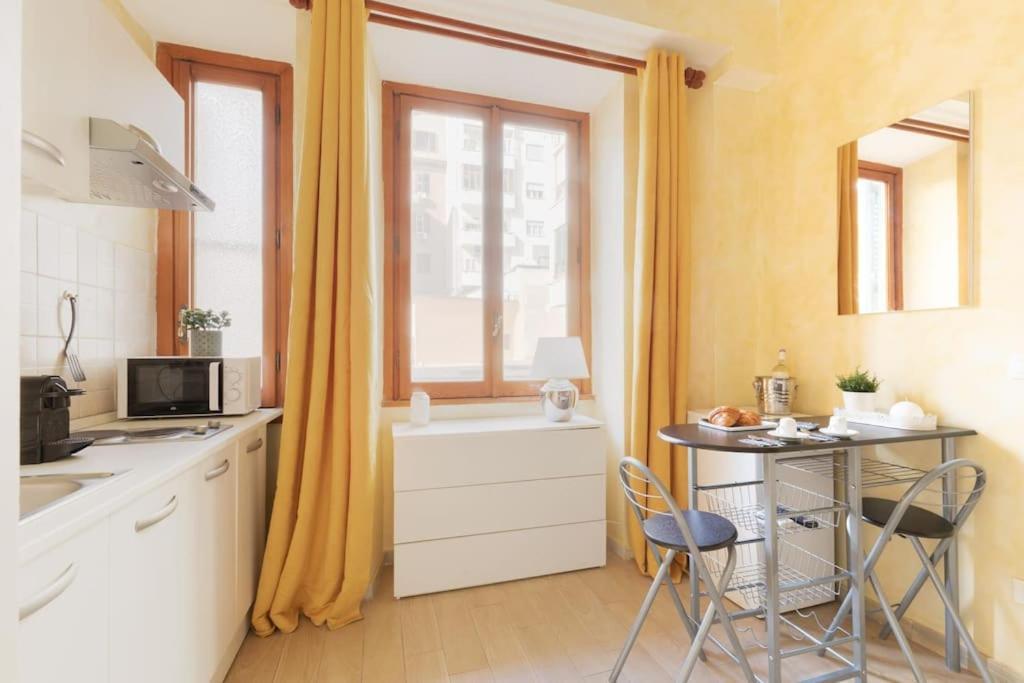 Private Suite In A Guest House With Private Bathroom N3 ローマ エクステリア 写真