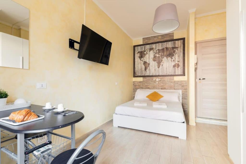 Private Suite In A Guest House With Private Bathroom N3 ローマ エクステリア 写真